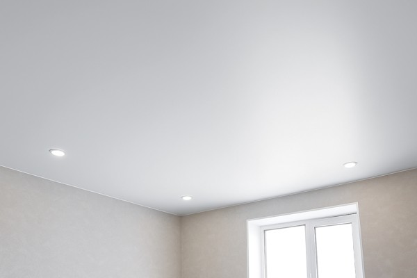 Натяжные потолки: 5 главных мифов. Вред, запах, взрывы — где правда?